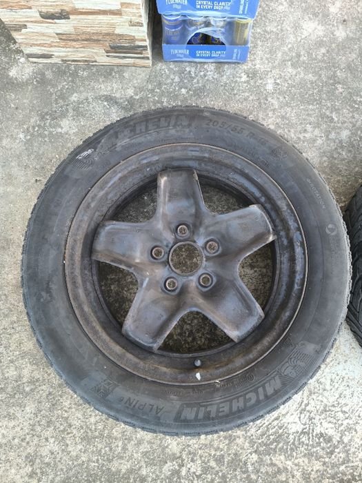 Джанти с тасове 16r 6.5j et 50 и 4 гуми към тях