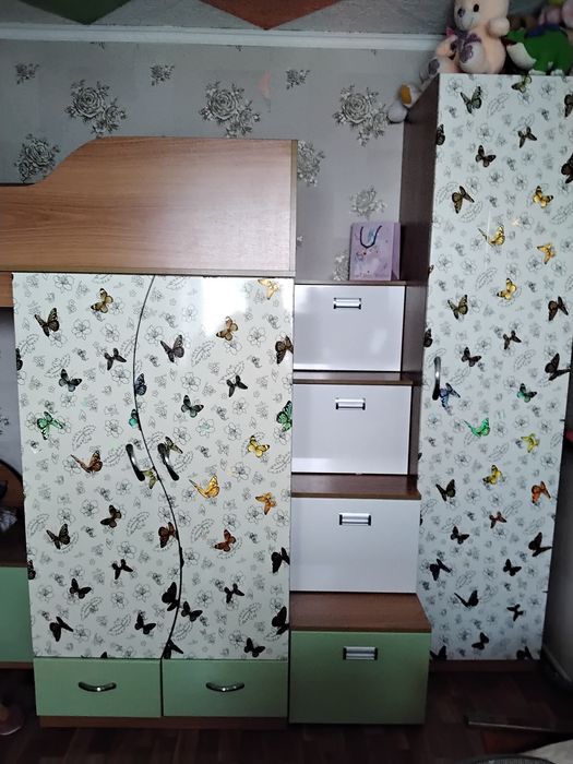 Подростковый гарнитур  в хорошем состоянии