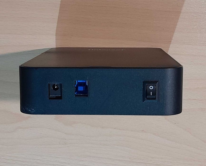 Външен хард диск 3ТВ 3,5" TOSHIBA (intenso)