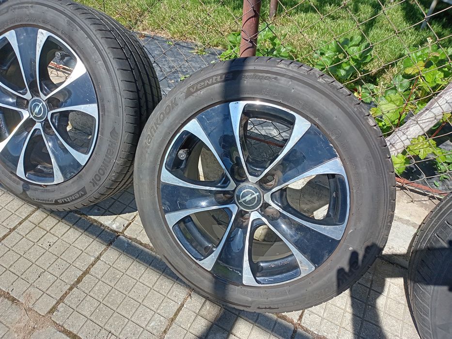 Продавам 4 алуминиеви  джанти 7.5j x 16+4 гуми 205/55 + 4 датчици за налягане+два фланеца за задни джанти 420 евро