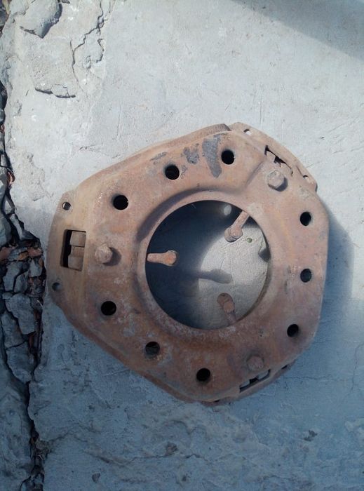 Диск сцепления нажимной (корзина) 469 Уаз