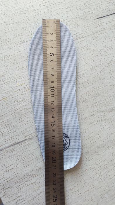 Новые детские кроссовки