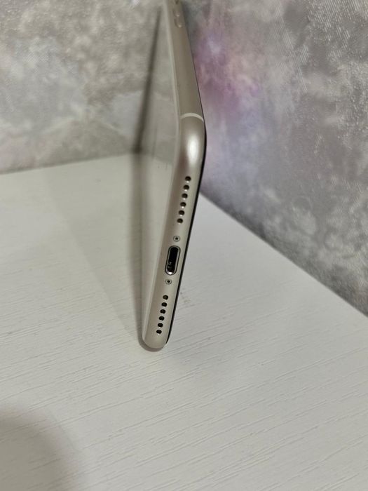 Продам iPhone SE Gen 3