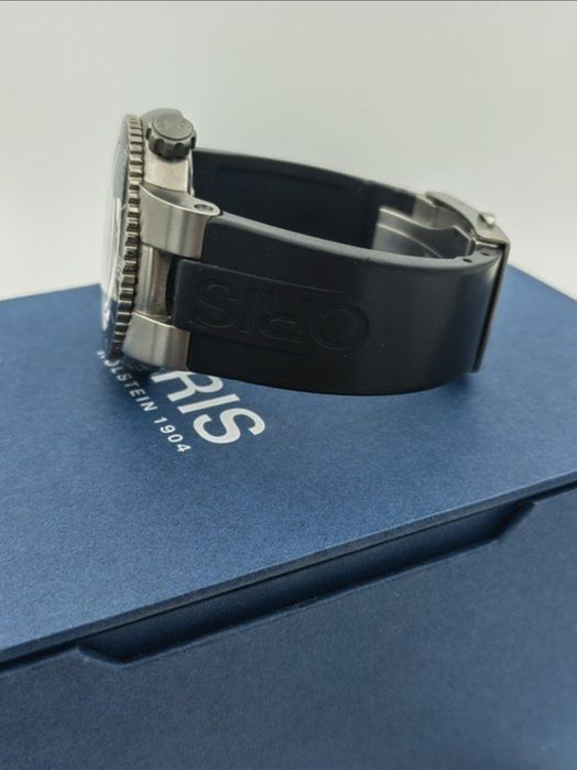 Oris Titan Date Automatic – 41 mm – Titanium – 300 m