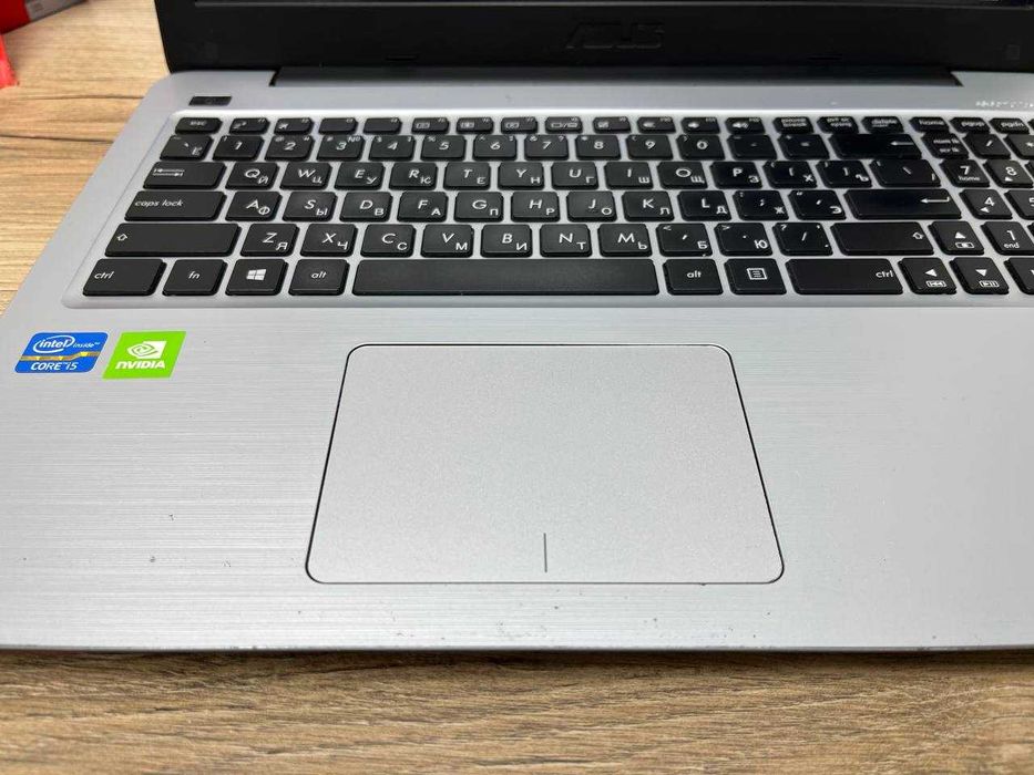 ASUS X556 Core i5*ОЗУ 12*SSD 256*GeForce 940MX-2gb