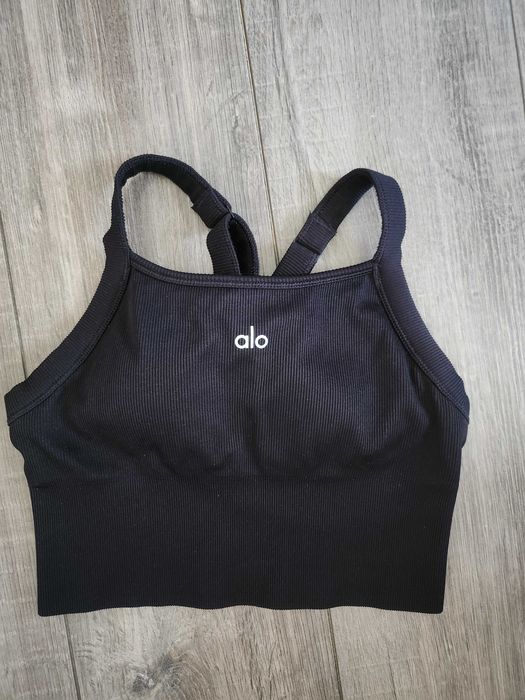 Alo yoga спортно бюстие