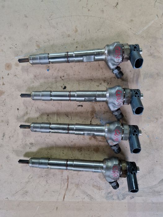 Injectoare VW 2.0 CUN 30000 de km cod 04L130277AE