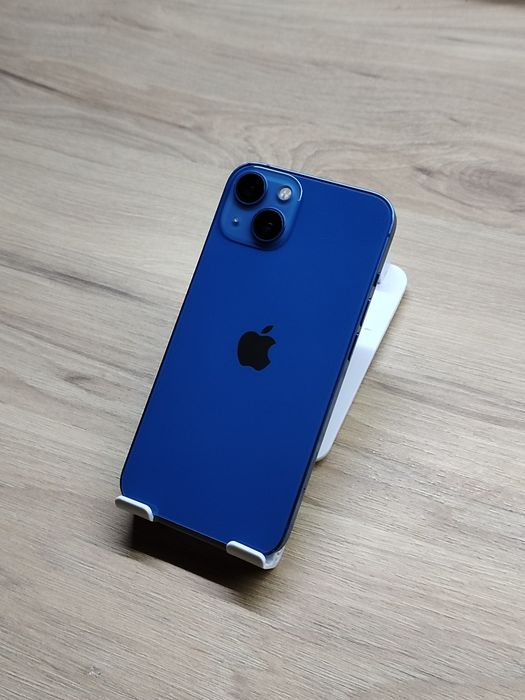 Продам iPhone 13
