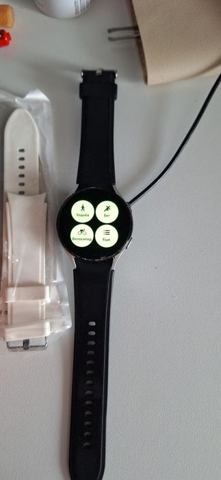 Продам часы Samsung watch 4