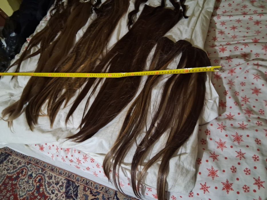 Продавам коса кичури