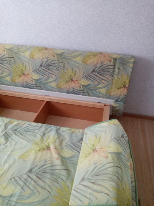 Детский диван. Б.у. в хорошем состоянии.