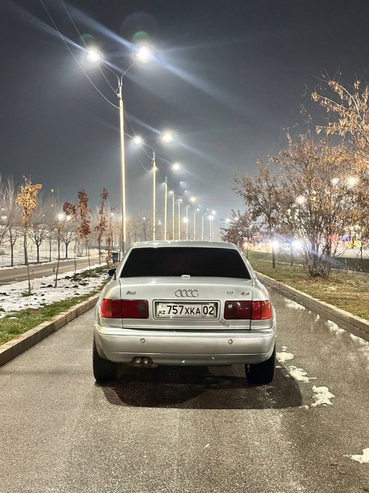 Продам Audi a8 2.4 л