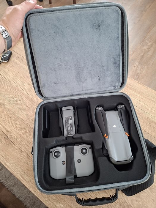 DJI air 3 + куфарче за съхранение