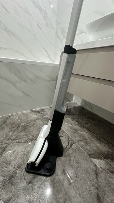 Продам электрошвабру Karcher