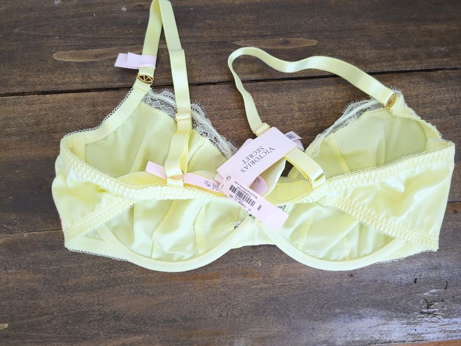 Два нови сутиена Victoria's Secret