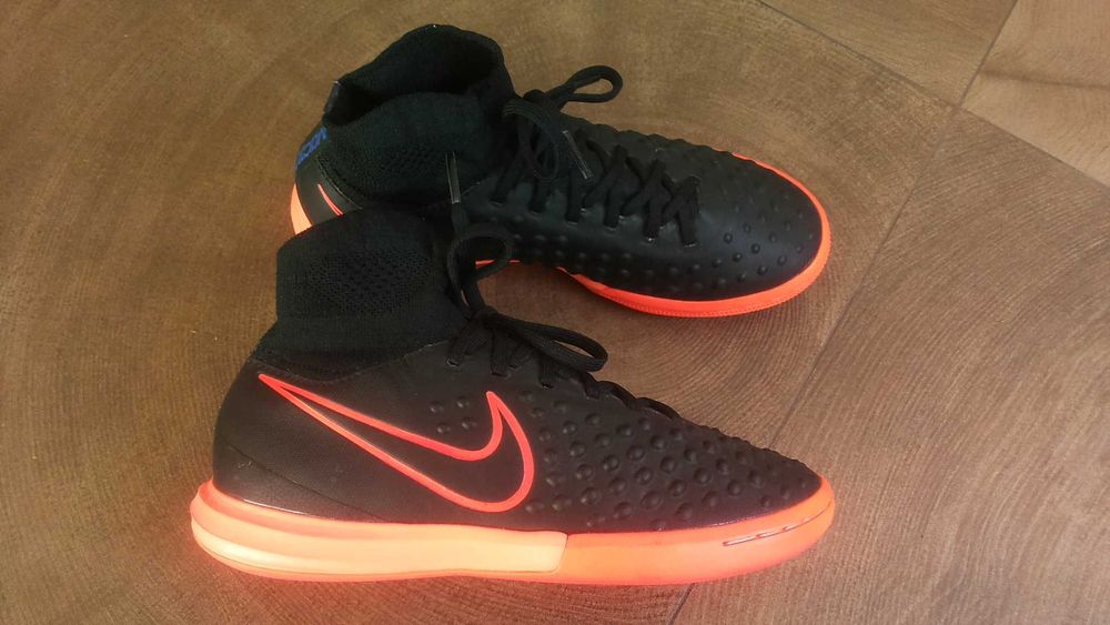 NIKE MAGISTAX Astro Turf размер EUR 36 обувки 380-14-S