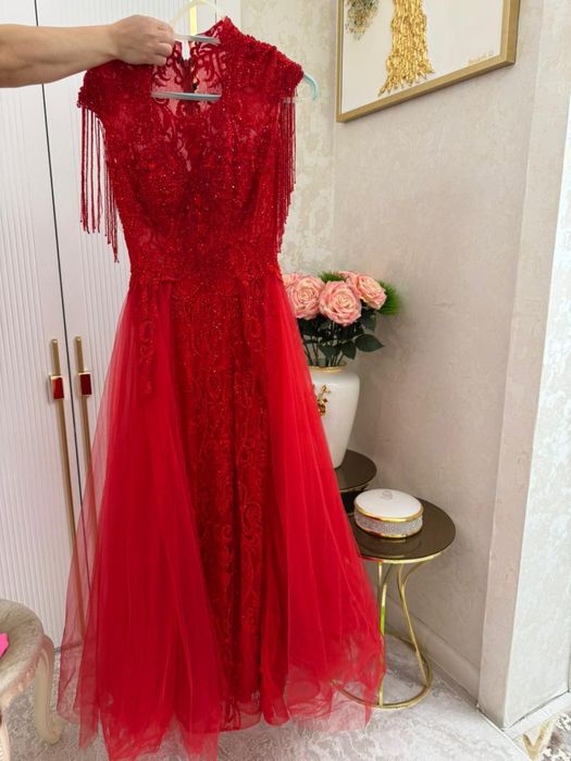 Вечерние платья