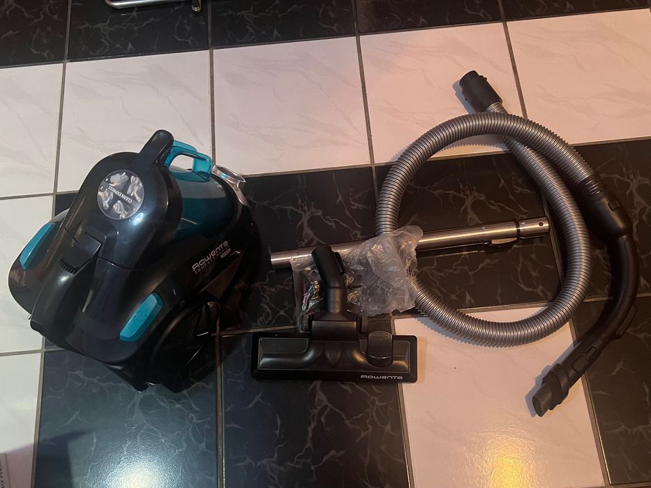 Aspirator fara sac ROWENTA Compact Power Cyclonic RO3731EA