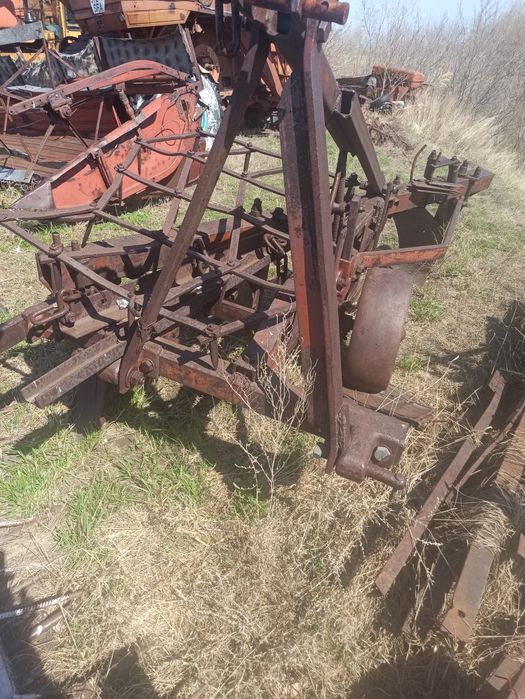 Продам плуг навеснои ПН-4-35