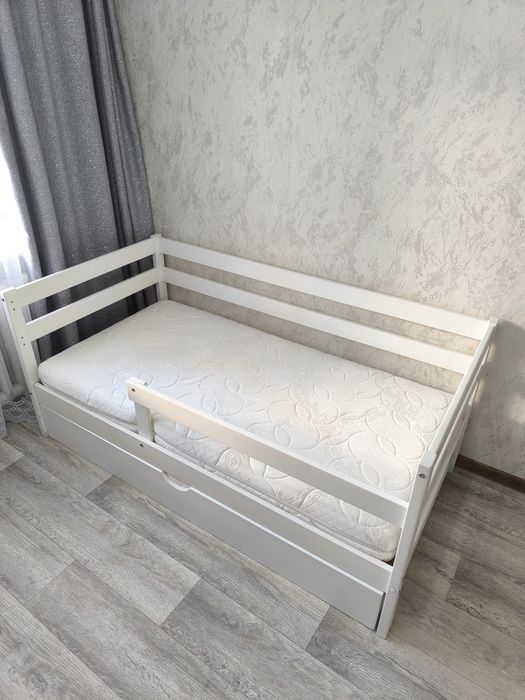 Кровать детская двухъярусная