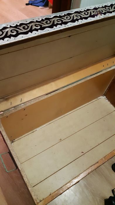 Продам большой сундук.