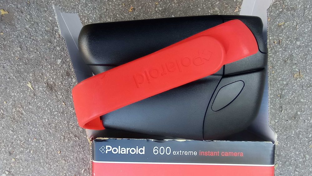 Фотоапарат за моментни снимки Polaroid 600 Extreme