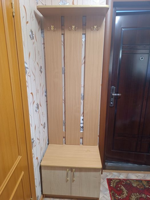 Вешалка в прихожую