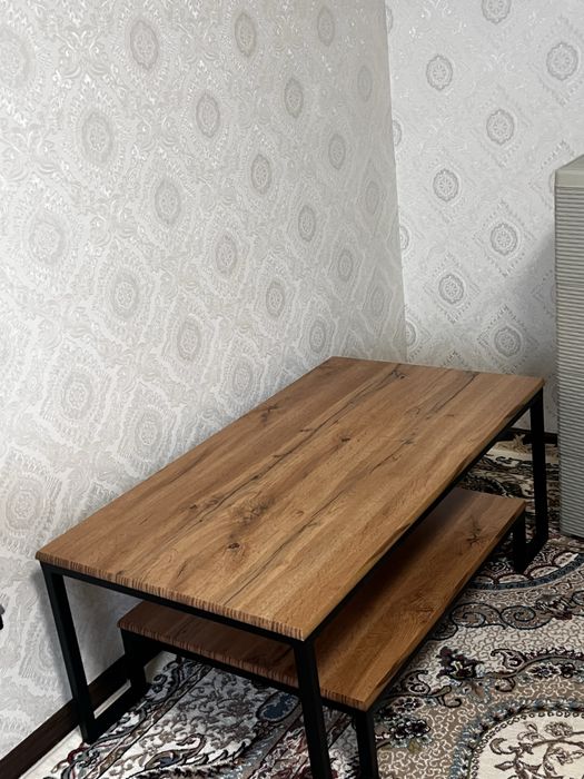 Журнальный столик в стиле хайтег