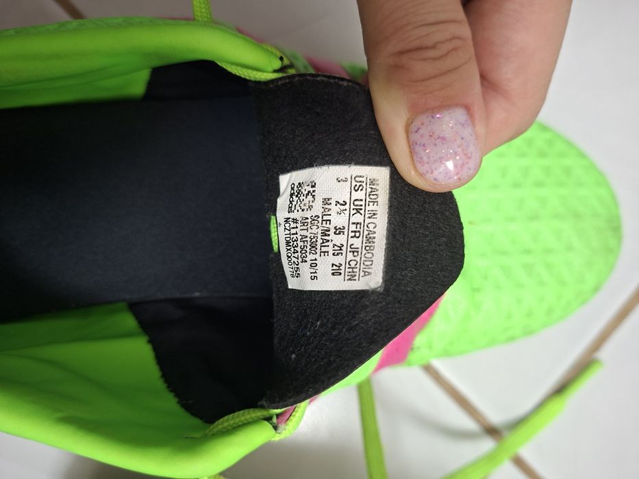 Ghete fotbal adidas marimea 35