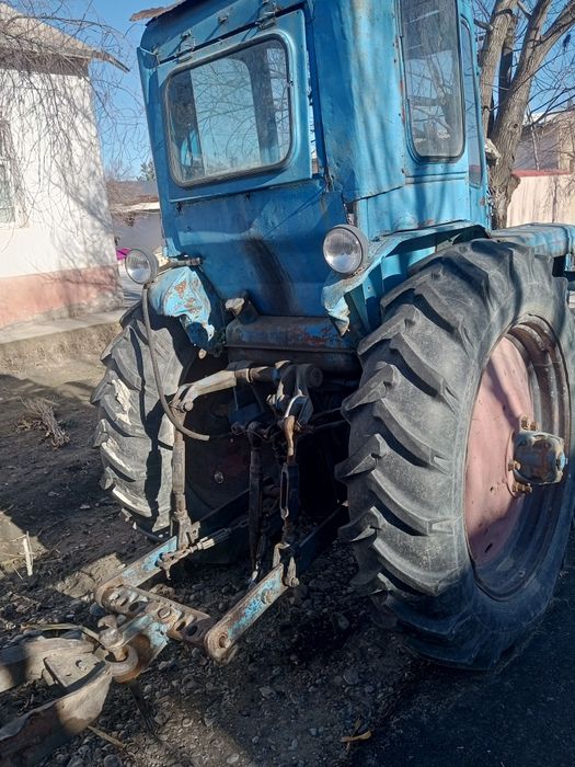 Traktr sotiladi ttz 28 holati yaxshi