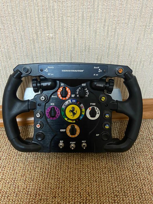 Thrustmaster t300 rs gt с сменными рулём scuderia Ferrari F1