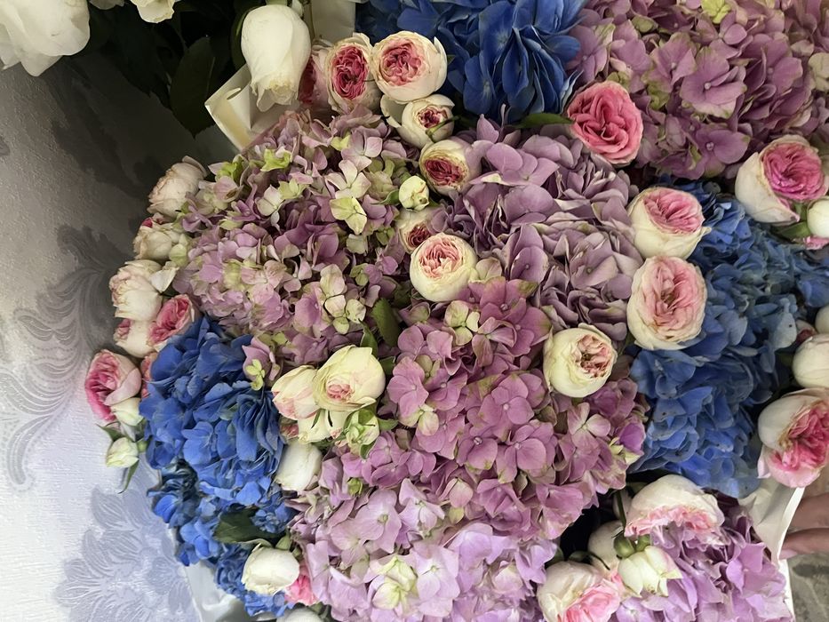 Букет пышных цветов