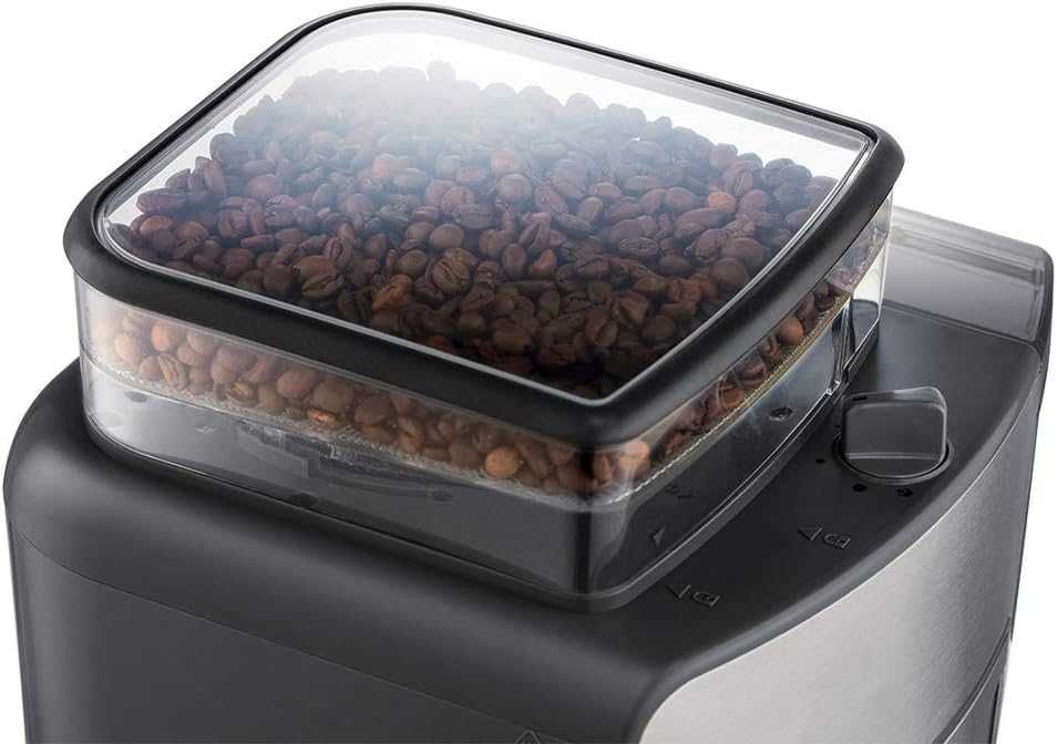 Кафемашина Russell Hobbs Grind & Brew с мелачка, 10 чаши,1000W