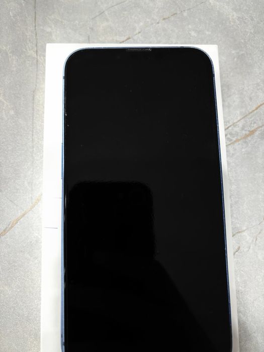Продам iPhone 13