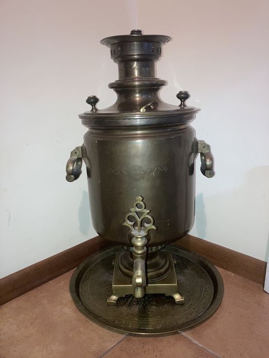 Старинный медный самовар