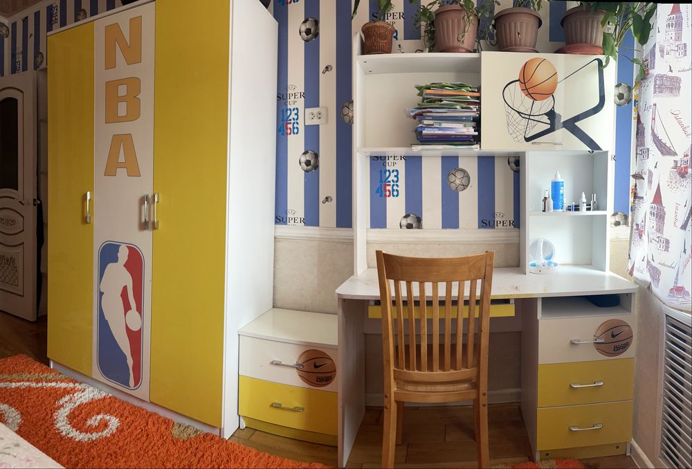 Гарнитур подростковый