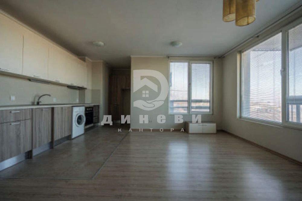 Полуобзаведен апартамент в Кършияка