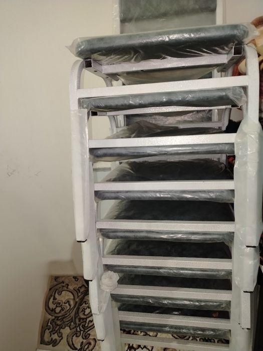 Parta va stul, yangi