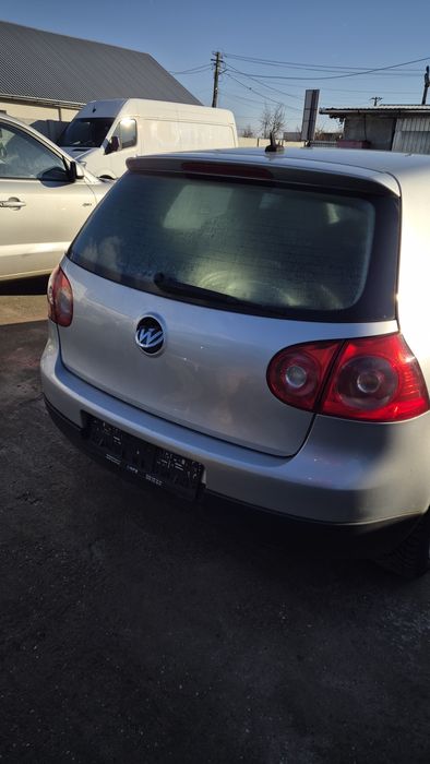 Uși,capota,bara Golf 5 în 2 usi