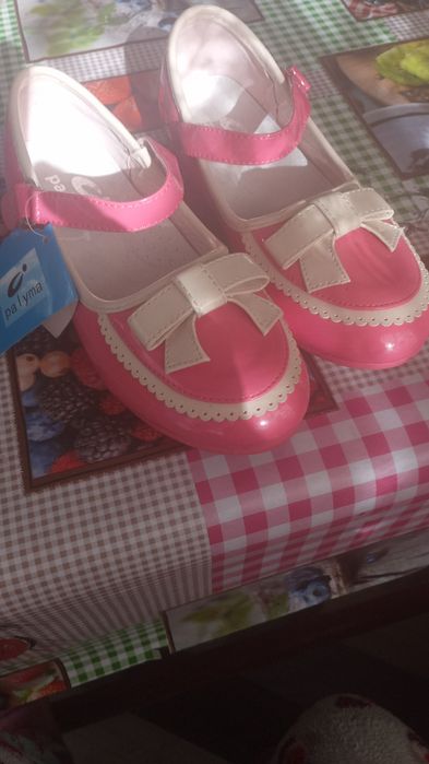 pantofi  noi nepurtate