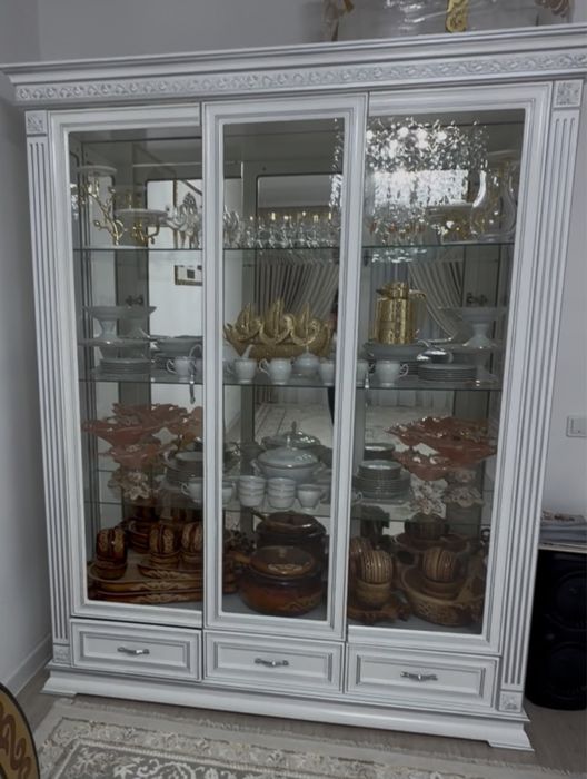 Продается сервант
