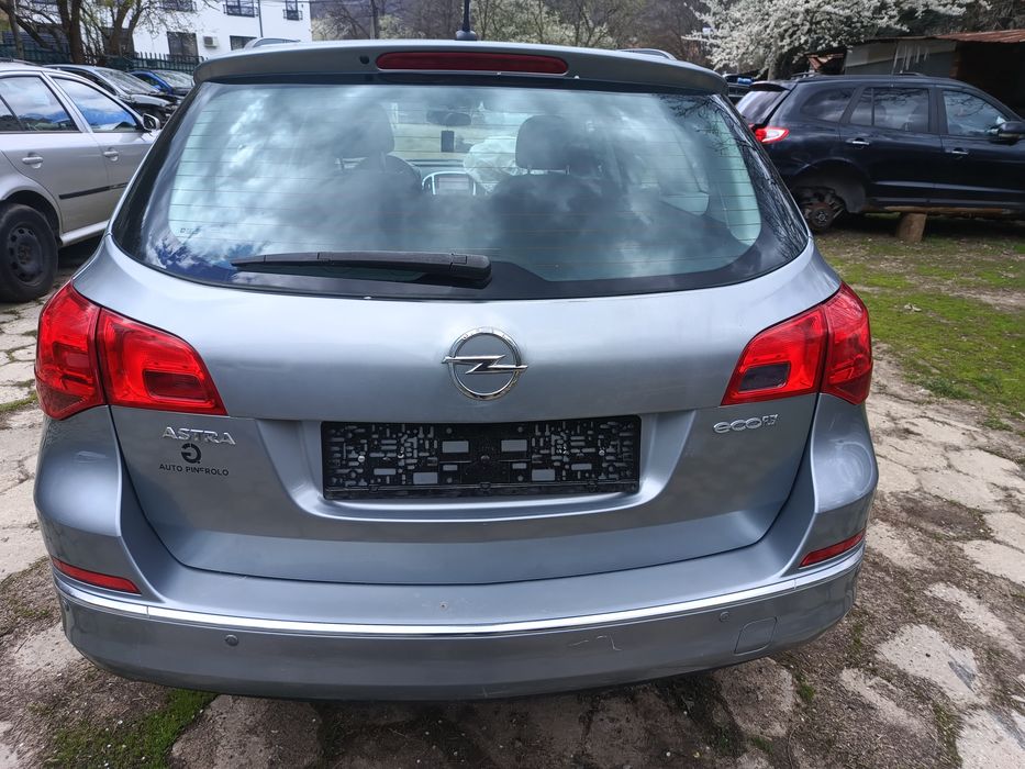 Opel Astra J 1.6 CDTI LVM (Sport tourer 2015г)НА ЧАСТИ!