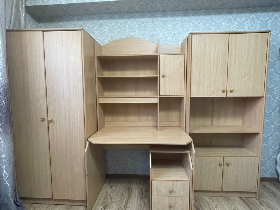 Гарнитур подростковый