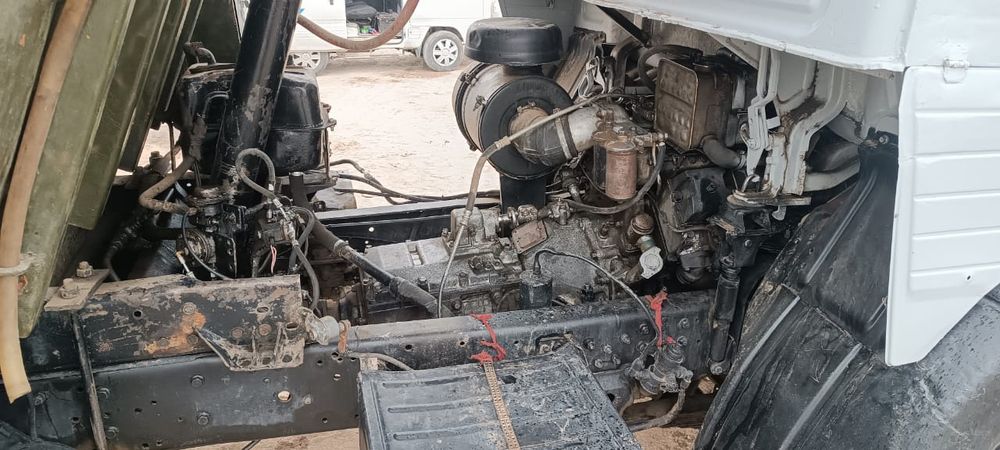 Kamaz sotiladi sastiyaynisi yaxshi balonlari 6ta yangi qogani oʻrta