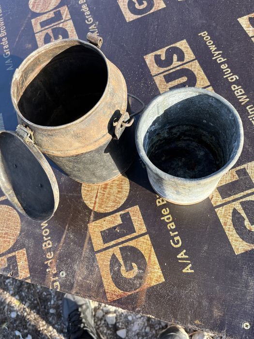 Войнишка бака за смазка