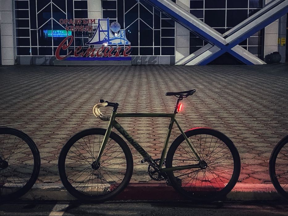 продаю велосипед фикс,торг есть