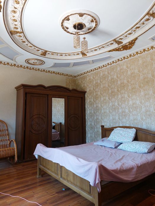 Uy hovli Yunusobod 5+2 sotix