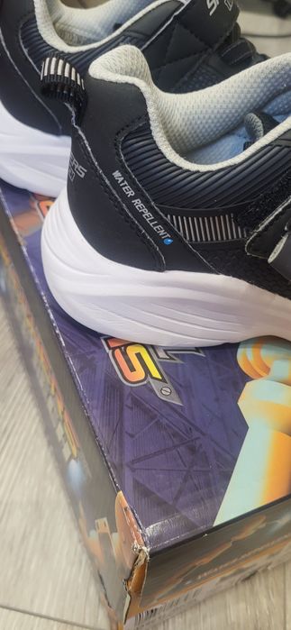 Маратонки Skechers водоустойчиви