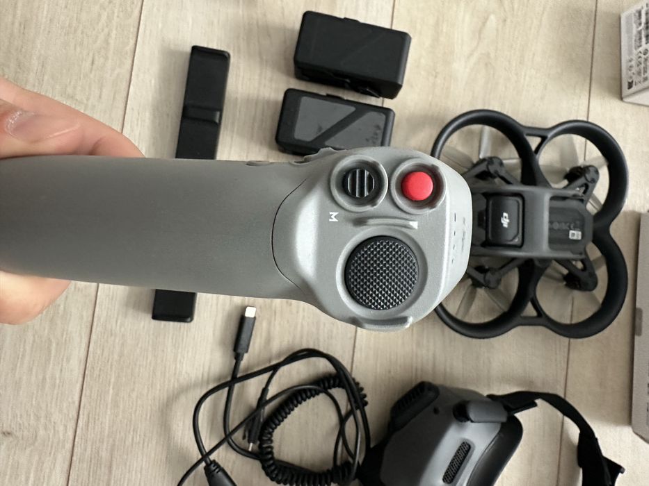 DJI Avata + Fly More Kit ca NOUA