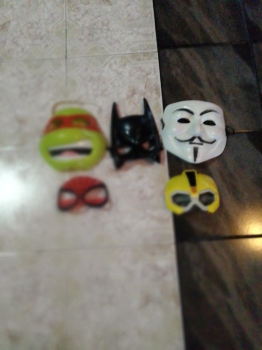 3; маски  2;чифта хело ин очила